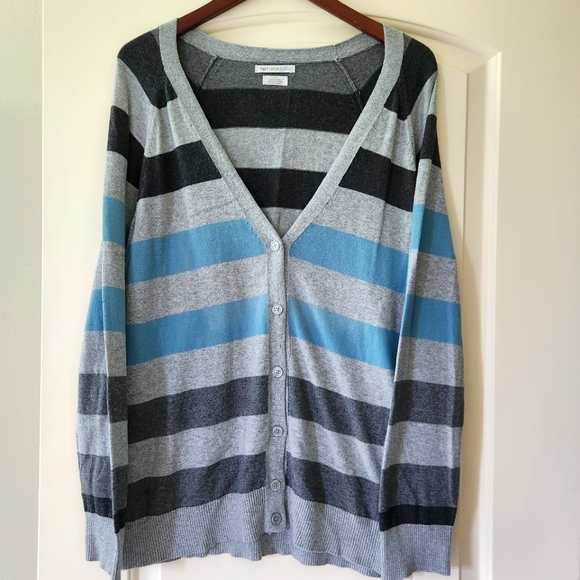 VanHeusen All Season Cardigan Sweater, Size Large LAST CHANCE - Picture 1 of 4